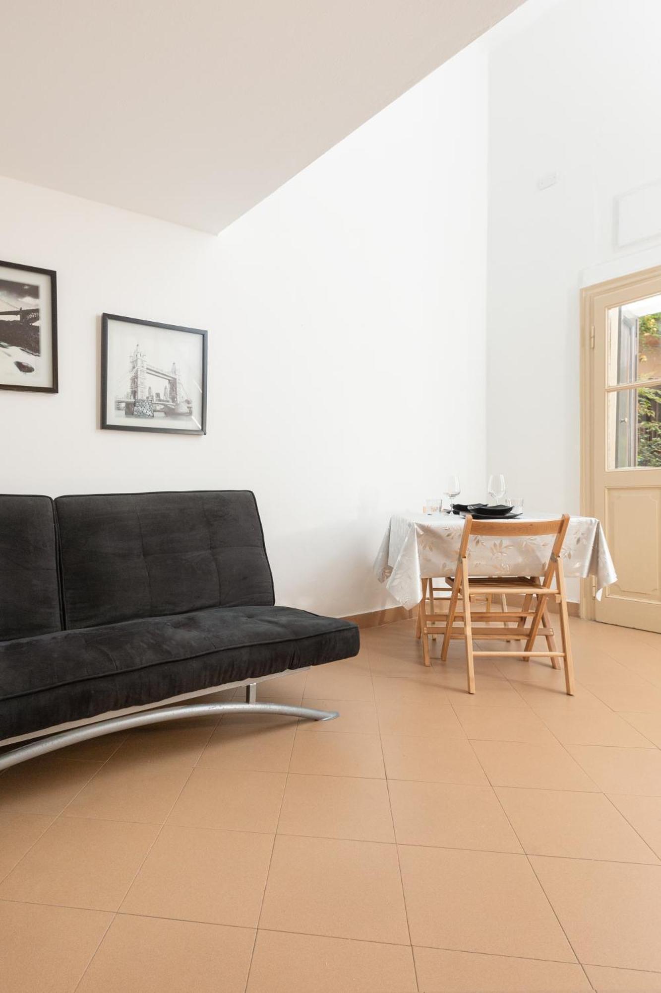 Cream Little Apartment - M1 - City Center ميلان المظهر الخارجي الصورة
